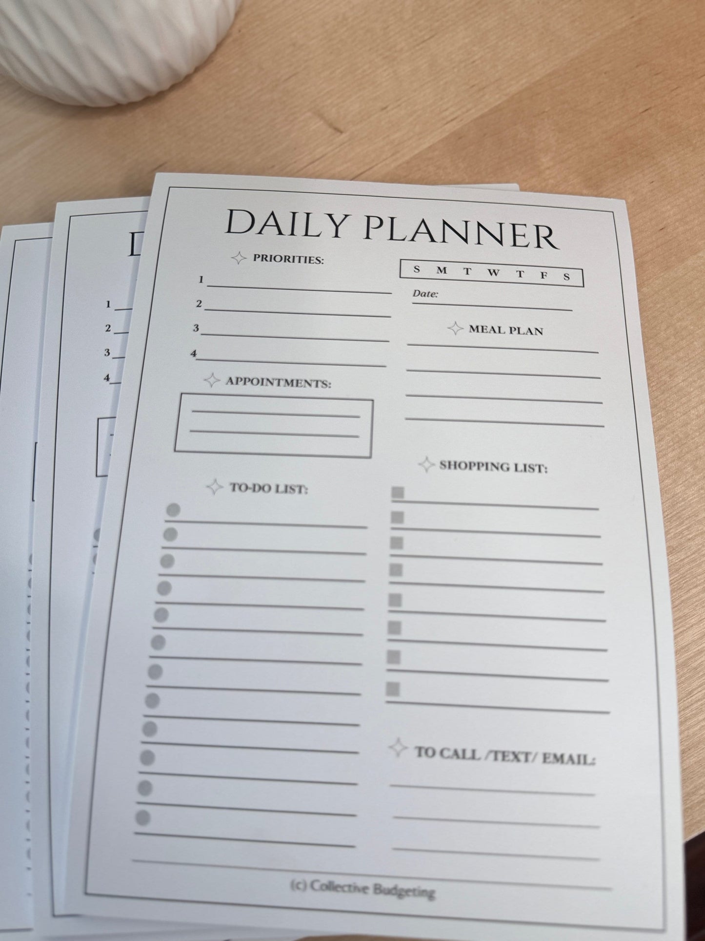 Daily Planner Notepad: Budgeting & Habit Tracker