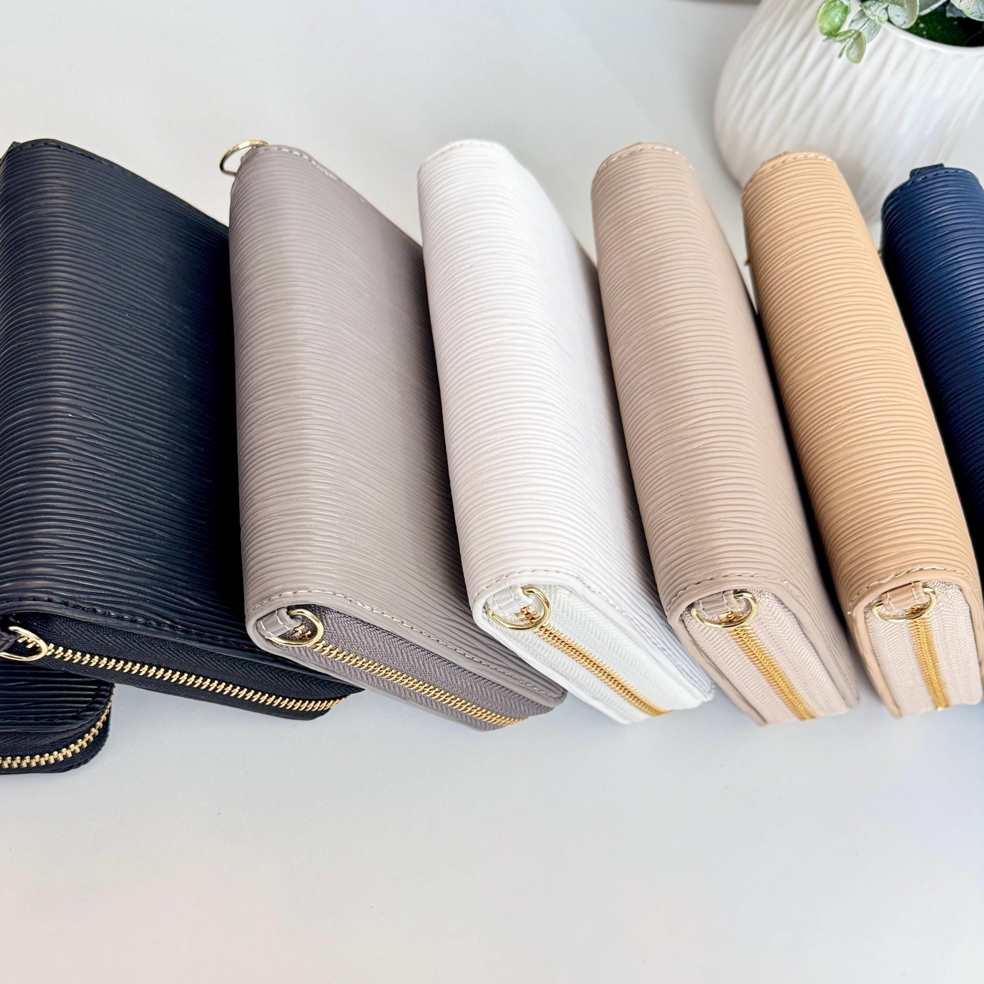 A7 Zippy Leather Budget Wallet: Zipper Closure & Strap