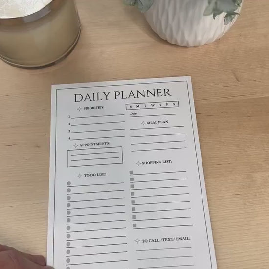 Daily Planner Notepad: Budgeting & Habit Tracker